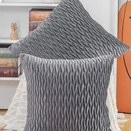 briafinz Set of 2 Square-Shaped Cushion Covers image 1