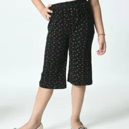 pixie n prince Girls Leaf Print Loose Capris image 1
