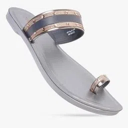 Women Embellished Toe-Ring Sandals-image-0