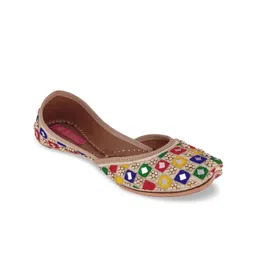 Fulkari Women Beige Embellished Leather Ethnic Mojaris Flats-picture-27