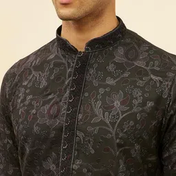 manyavar Men's Viscose Blend Embroidery Kurta Set (2pcs) image 4