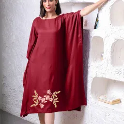 svaraa Women Floral Print Kaftan Straight Kurti image 1