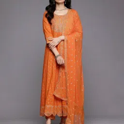 varanga Women Embroidery Kurta Set image 1