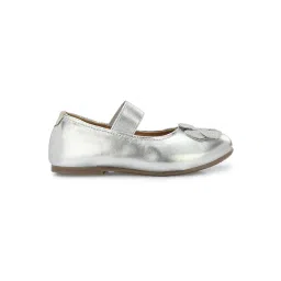 zebba Girls Slip-On Flat Shoes image 1