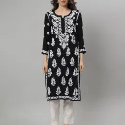 sevachikan Women Embroidered Straight Kurta Set image 1