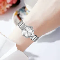 crestello Women Analogue Watch with Metal Strap-CR-JWL151-SLV image 2