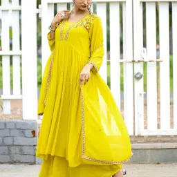 mittoo Women Embroidered Flared Kurta Set image 2