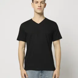 yousta Men Regular Fit V-Neck T-Shirt image 2
