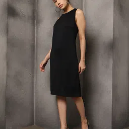 Shein Knee Length Sleeveless Shift Dress image 2