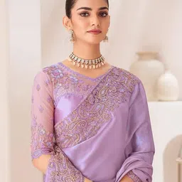 ri-wah Women Embellished Saree with Sequin Accent image 2