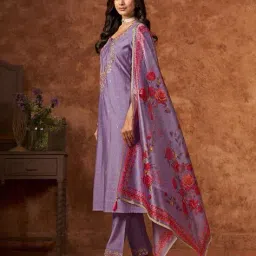 svaraa Women Floral Straight Kurta Set image 2