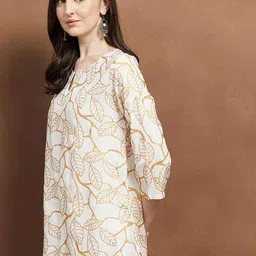 melange by lifestyle Women Printed Straight Short Kurti image 2
