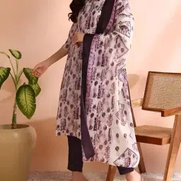 nyrika Women Floral Kurta Set image 2