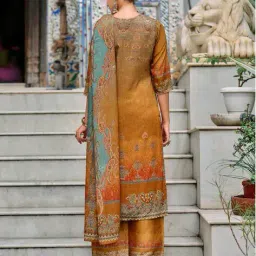 mojilaa Women Printed Straight Kurta Set image 2