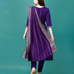 berrylicious Women Embroidered Straight Kurta with Pants & Dupatta image 3