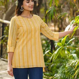 juniper Women Embroidered Round-Neck Tunic image 3