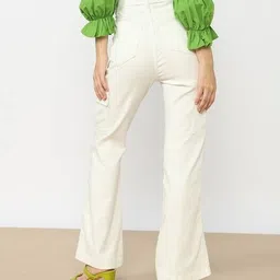 Shein Casual Mid-Rise Flap Pockets Flared Full-Length Jeans image 3