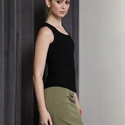 Shein Medium Length Sleeveless Fitted Tank Top image 3