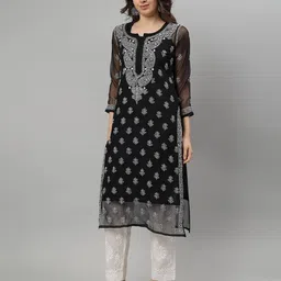 sevachikan Women Embroidered Straight Kurta image 3