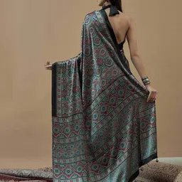 saree mall Women Traditional Saree image 3