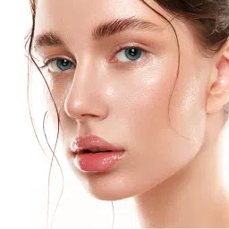 makeup revolution Fix & Glow Fixing Spray image 3