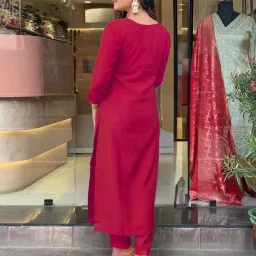 vaidehi fashion Women Embroidered Straight Kurta Set image 4