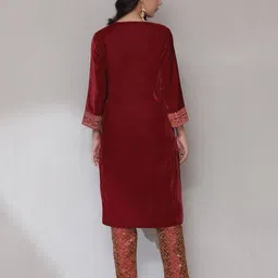 aarke ritu kumar Embroidered Straight Kurta Suit Set image 4