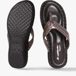 hi-attitude comfort Women Thong-Strap Wedges image 4