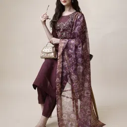 berrylicious Women Embroidered Straight Kurta Set image 4