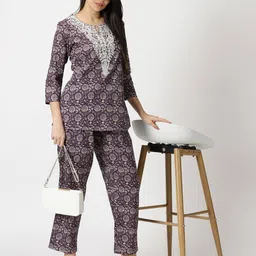 saffron threads Women Relaxed Fit Floral Print Tunic image 4