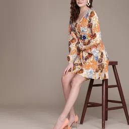 label ritu kumar Floral Print Fitted V-Neck Playsuit image 4
