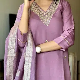 silk city surat Women Self-design Straight Kurta Set image 4