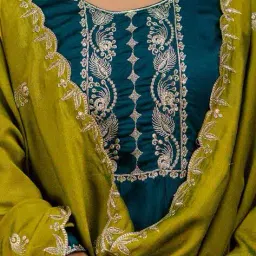 svaraa Women Embroidered Straight Kurta Set image 4