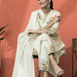 nyrika Women Embroidery Kurta Set image 4
