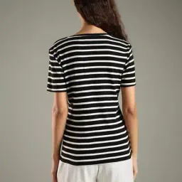 tommy hilfiger All-Over Print Regular Fit V-Neck T-Shirt image 4