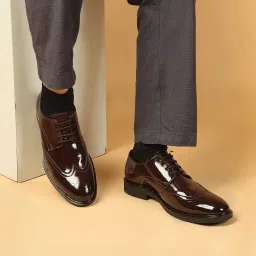 carlton london Men Round-Toe Lace-Up Derby Shoes image 1