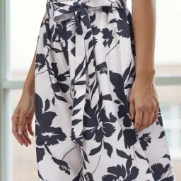 Shein Full Length High Rise Floral Print Flared Fit Palazzo image 5