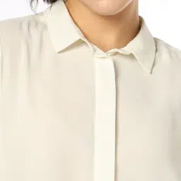 fig Women Relaxed Fit Shirt with Front Concealed Placket image 5