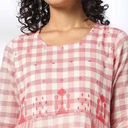 avaasa mix n' match Women Checked A-Line Kurta with Insert Pockets image 5