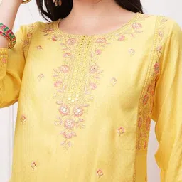 vishudh Women Embroidered Straight Kurti image 5