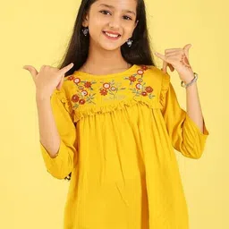 ishti Girls Embroidery Top image 5