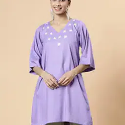 svaraa Floral Kurti-picture-31