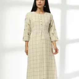 Women Checked Straight Kurta-image-1