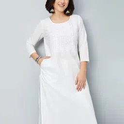 max Women Yoke Embroidered Straight Kurta-picture-35