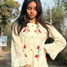 svaraa Women Floral Print Relaxed Fit Round-Neck Tunic -picture-25