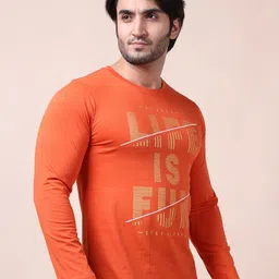 berry blues Men Typography Printed Cotton T-shirt image 3