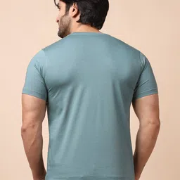 berry blues Men Solid Cotton T-shirt image 4