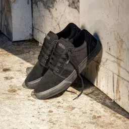 etnies Men's Barge LS x Metal Mulisha image 2