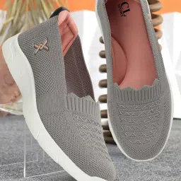 carlton london Women's Classic Slip-On Casual Shoes image 3