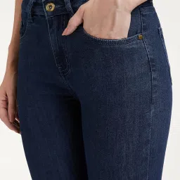 amazon brand - symbol Women's Mid Rise Cropped Length Stretchable Skinny Fit Jeans image 3